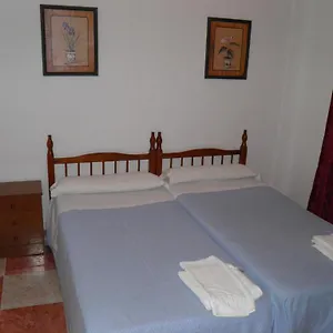 2* Pensión Arroyo